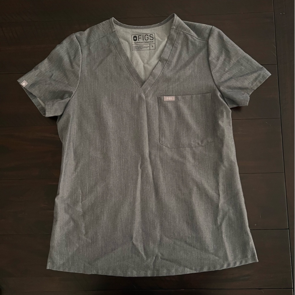 FIGS Heather Grey Casma Three-Pocket Scrub Top - Small - NWOT